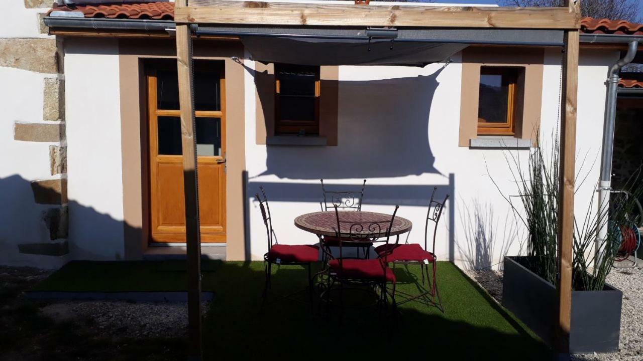 Pigeonnier Hotel Vic-le-Comte Exterior photo
